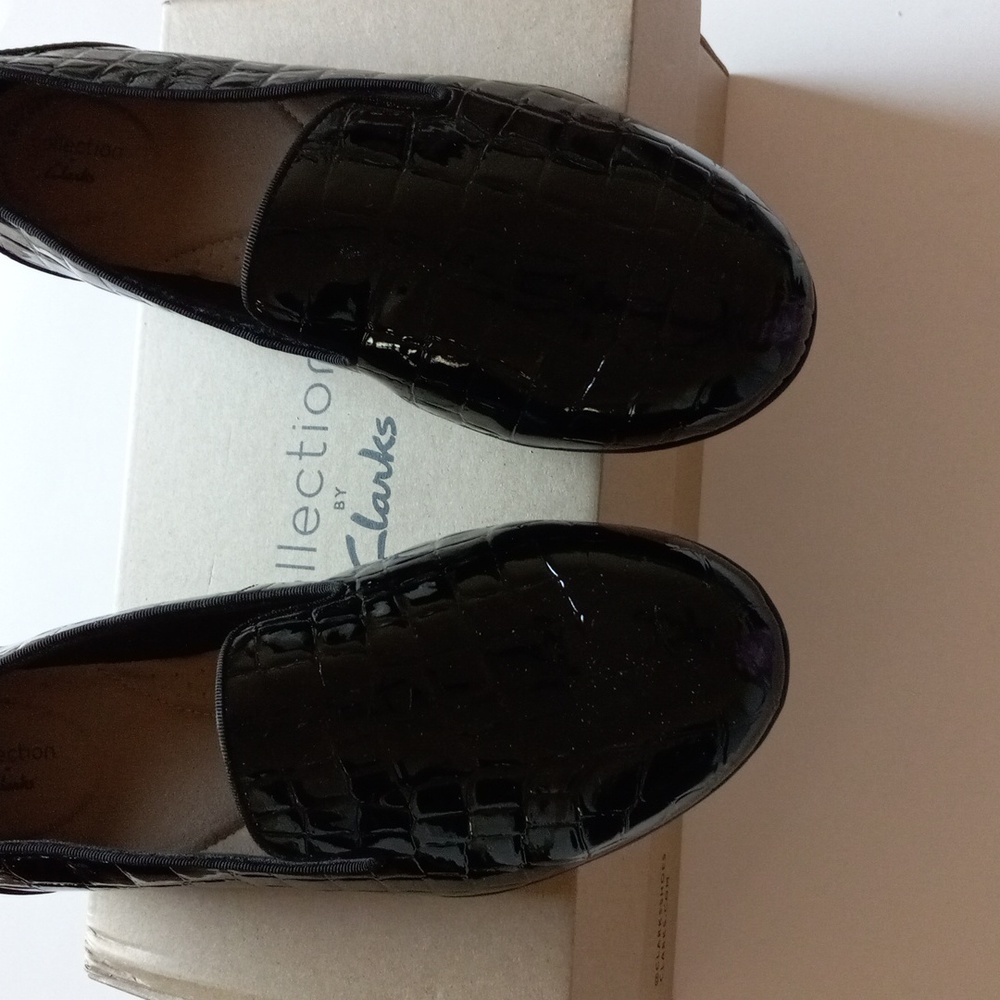 Collection by Clark's Sara Poppy Black Croc Croco Noir. S 9.5 Brand-new.